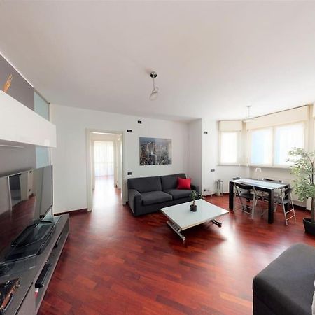 Apartment+Garage Near Novegro Exhibition/Linate Segrate Esterno foto