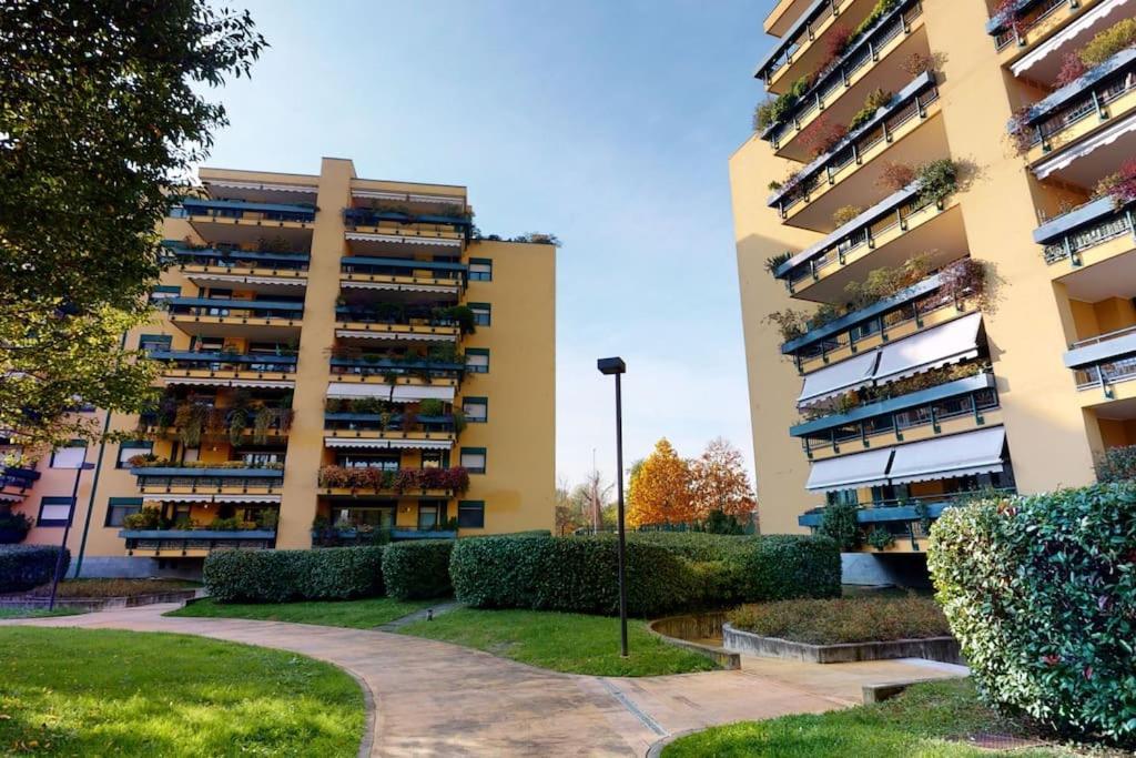 Apartment+Garage Near Novegro Exhibition/Linate Segrate Esterno foto